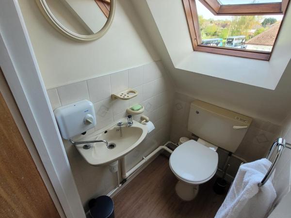 Cornerways Bed & Breakfast : photo 4 de la chambre chambre double avec salle de bains commune