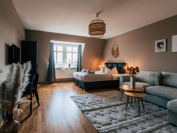 Luga Homes - Stadthaus : photo 3 de la chambre large three-bedroom apartment 