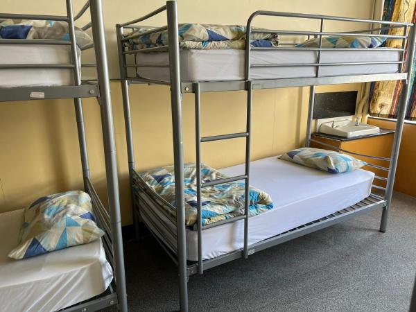 Chalet Backpackers : photo 5 de la chambre lit dans dortoir mixte de 8 lits 