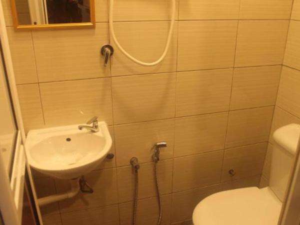 Meera Heritage Motel : photo 1 de la chambre chambre simple avec salle de bains privative