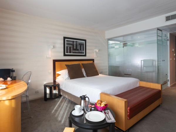 Hotel Lille Euralille - Hilton Affiliate Hotel : photo 3 de la chambre chambre lit queen-size deluxe - vue sur ville