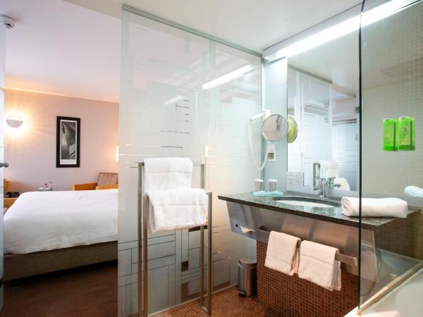 Hotel Lille Euralille - Hilton Affiliate Hotel : photo 6 de la chambre chambre lit king-size