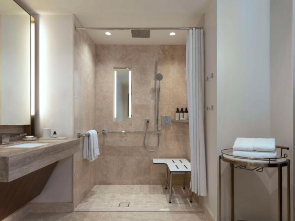 Park Hyatt Chicago : photo 2 de la chambre king room with accessible shower and tub