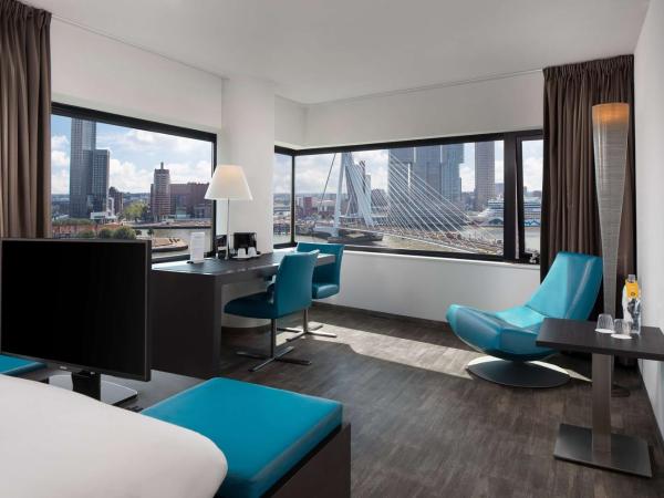 Maashotel Rotterdam Centre : photo 2 de la chambre chambre lit king-size de luxe d'angle - vue sur fleuve
