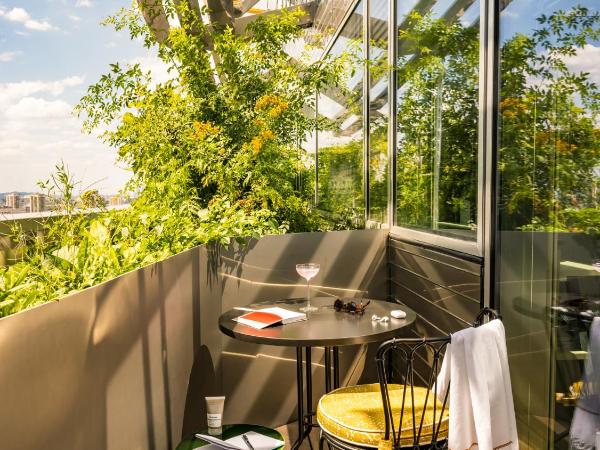 Too Hotel Paris - MGallery : photo 1 de la chambre chambre king de luxe avec terrasse