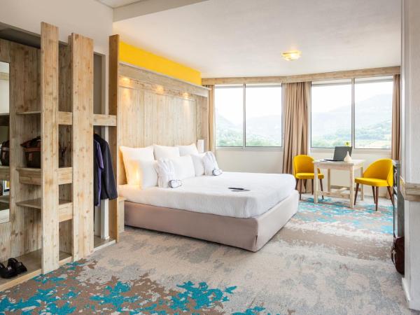 Mercure Millau : photo 8 de la chambre suite with one double bed and view