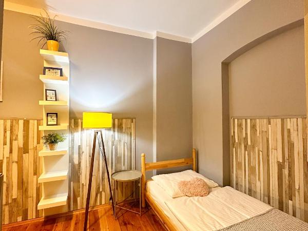 Explorer Hostel & Apartment Stare Miasto OLD TOWN 24H #don't be a tourist, be an Explorer! : photo 5 de la chambre appartement (2 adultes)
