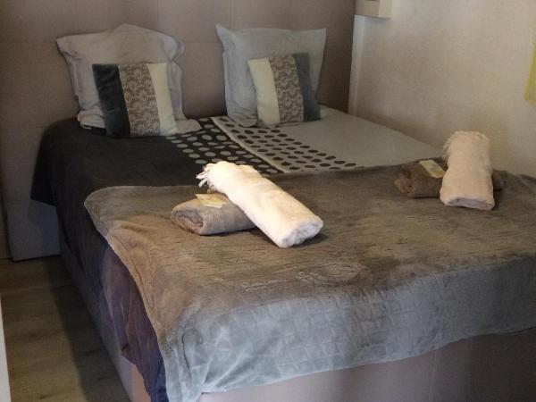 A Tigliola : photo 2 de la chambre chambre double avec salle de bains privative