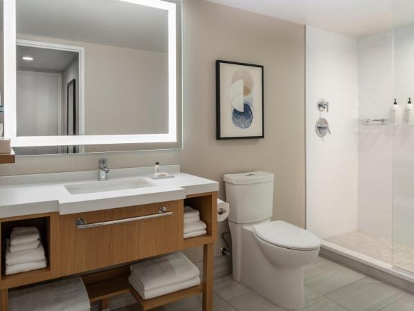 Delta Hotels by Marriott Saskatoon Downtown : photo 2 de la chambre suite lit queen-size deluxe