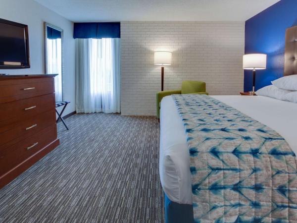 Drury Inn & Suites Nashville Airport : photo 2 de la chambre spacious king suite