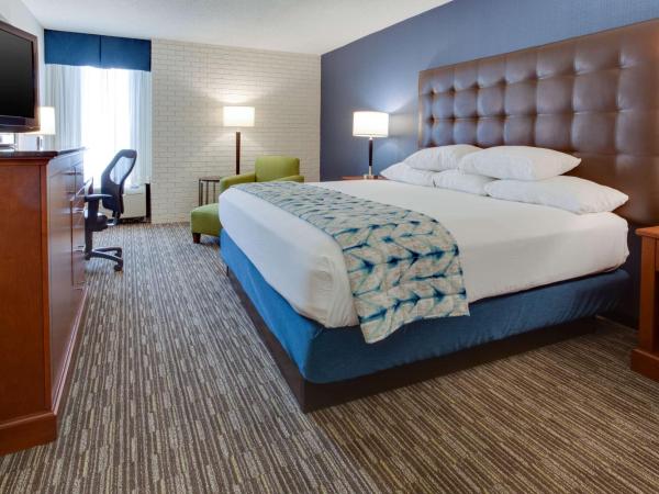 Drury Inn & Suites Nashville Airport : photo 1 de la chambre chambre lit king-size deluxe