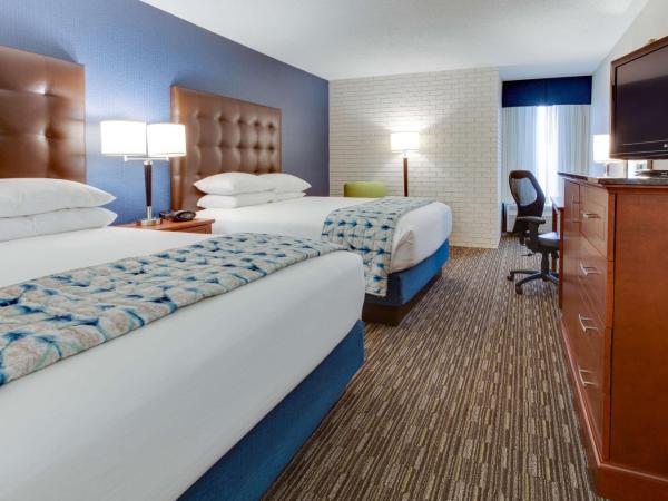 Drury Inn & Suites Nashville Airport : photo 1 de la chambre chambre deluxe avec 2 lits queen-size