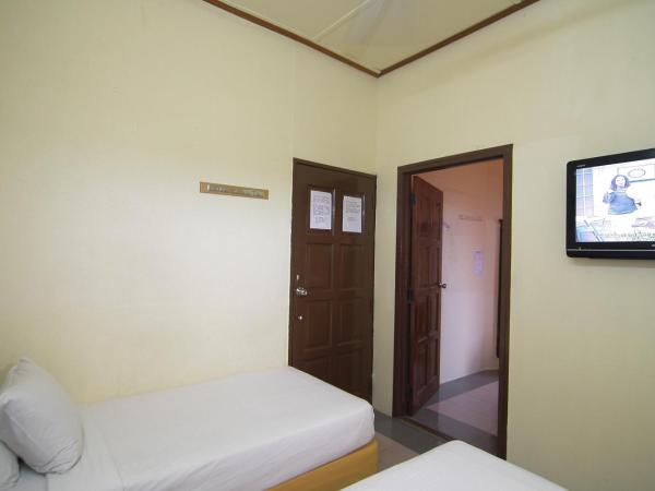 Anggerik Lodging : photo 4 de la chambre chambre familiale