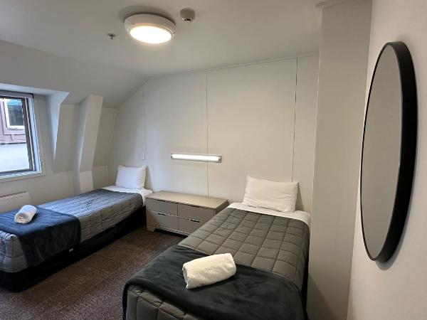 The Brownston Hostel : photo 2 de la chambre chambre lits jumeaux avec salle de bains