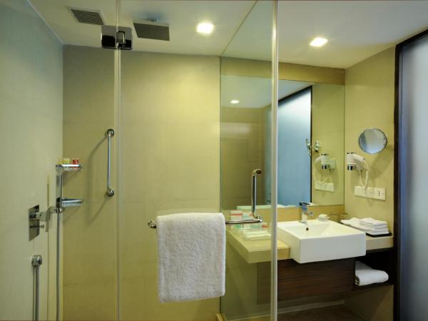 Four Points by Sheraton Ahmedabad : photo 2 de la chambre suite 