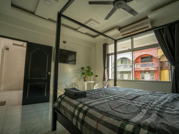 Splash Bar and Guesthouse : photo 6 de la chambre chambre double ou lits jumeaux avec balcon