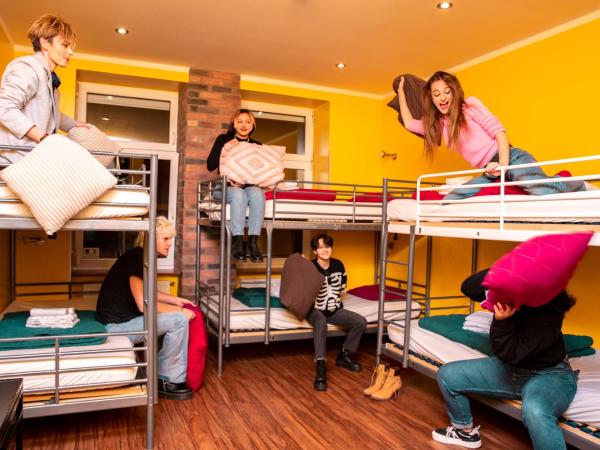 Do Step Inn Home - Hotel & Hostel : photo 2 de la chambre lit dans dortoir mixte de 6 lits