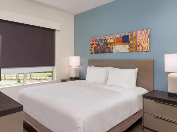 Hyatt House Orlando Airport : photo 3 de la chambre studio lit king-size avec cuisine
