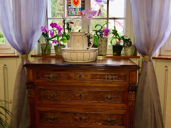 Bed and Breakfast Wildrose : photo 3 de la chambre chambre lits jumeaux avec salle de bains privative séparée