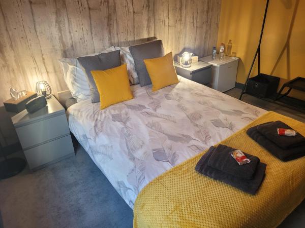 My bedroom : photo 6 de la chambre chambre double avec salle de bains privative