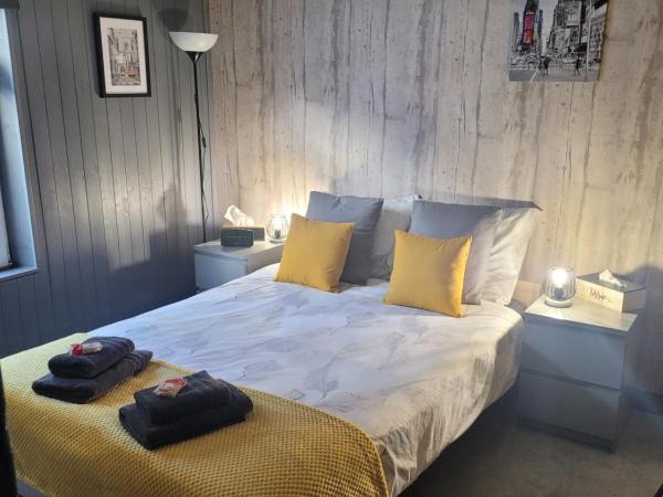 My bedroom : photo 5 de la chambre chambre double avec salle de bains privative