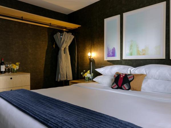 The Anndore House, part of JDV by Hyatt : photo 5 de la chambre suite master