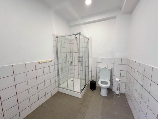 Albergaria Formosa : photo 3 de la chambre chambre lits jumeaux avec salle de bains privative séparée