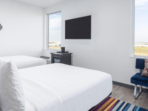 Aloft Oklahoma City Quail Springs : photo 1 de la chambre chambre avec 2 grands lits queen-size