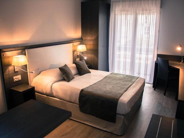 Séjours & Affaires Aix-en-Provence Mirabeau : photo 2 de la chambre studio (2 adultes)