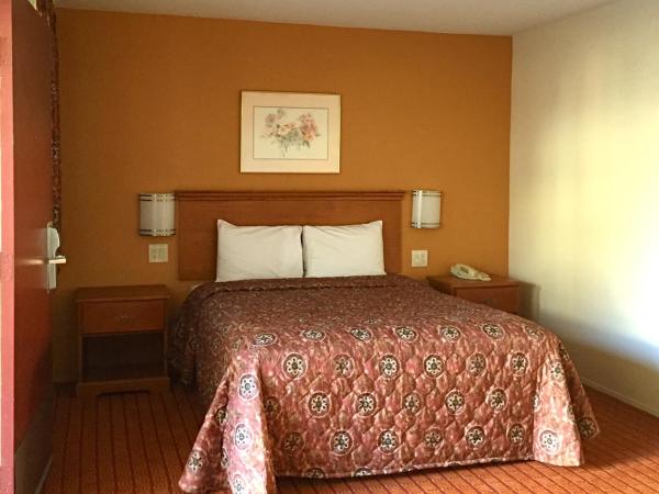 Harvey's Motel SDSU La Mesa San Diego : photo 8 de la chambre chambre lit queen-size deluxe