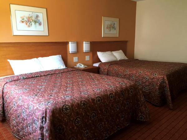 Harvey's Motel SDSU La Mesa San Diego : photo 10 de la chambre chambre avec 2 grands lits queen-size