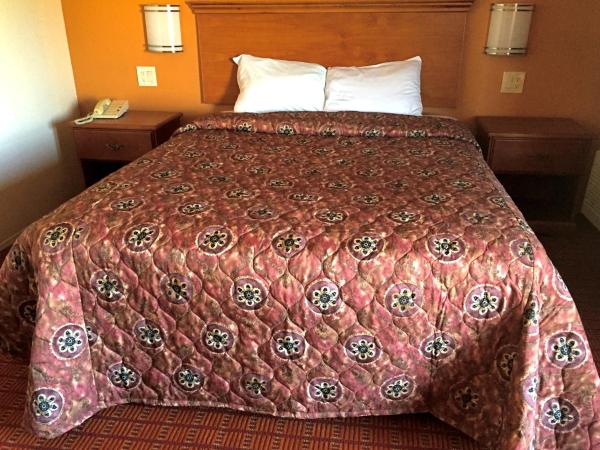 Harvey's Motel SDSU La Mesa San Diego : photo 8 de la chambre chambre standard lit queen-size