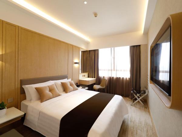 B P International : photo 2 de la chambre Étage club - chambre double - vue sur ville