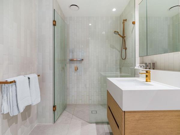 Collins House Apartments by CLLIX : photo 10 de la chambre three-bedroom apartment two bathroom apartment