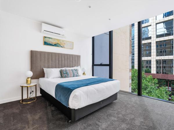 Collins House Apartments by CLLIX : photo 10 de la chambre two-bedroom two-bathroom split level apartment