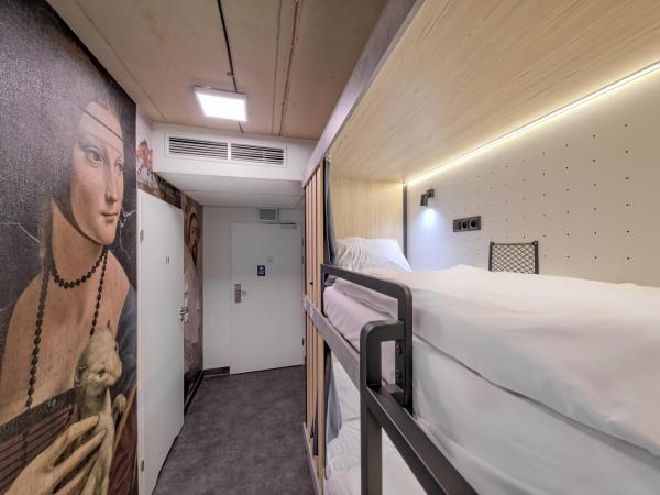 Easy One Premium Art : photo 2 de la chambre lit superposé dans dortoir pour femmes 