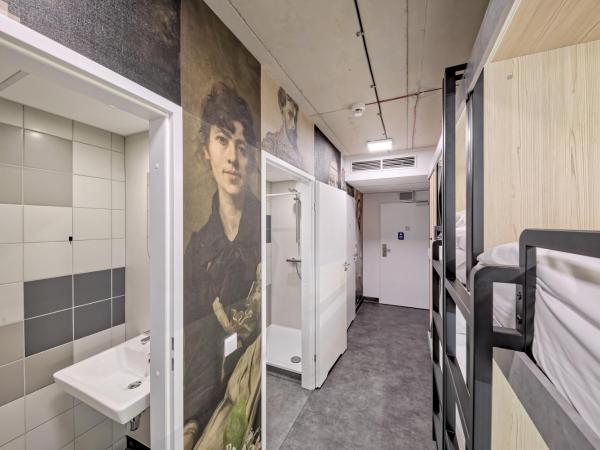 Easy One Premium Art : photo 4 de la chambre lit superposé dans dortoir pour femmes 