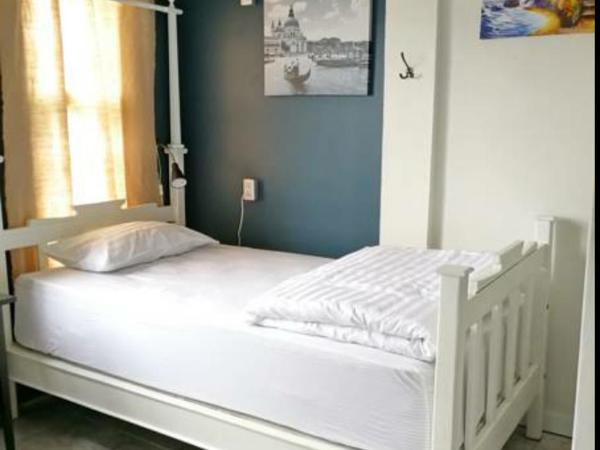 Bed in Town : photo 2 de la chambre lit superposé dans dortoir mixte