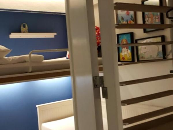 Bed in Town : photo 1 de la chambre small twin room (mixed room )