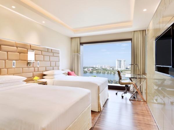 Courtyard by Marriott Bengaluru Hebbal : photo 1 de la chambre chambre lits jumeaux deluxe