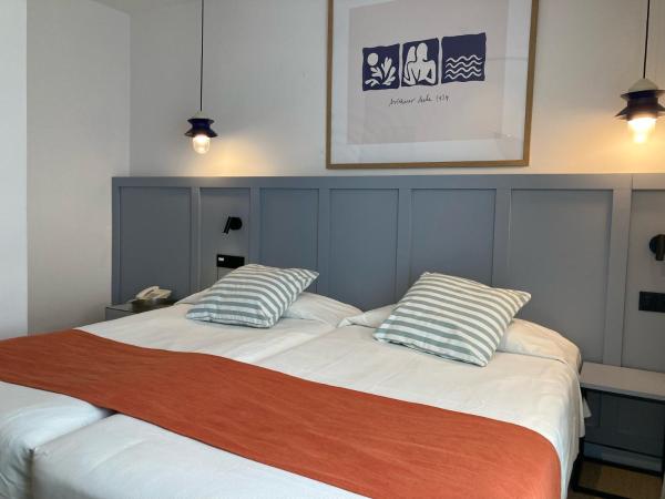 Hotel Miramar Valencia : photo 5 de la chambre chambre lits jumeaux supérieure - vue sur mer