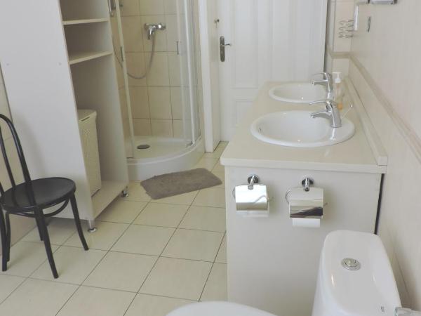 Kamienica Bankowa Residence : photo 6 de la chambre chambre double avec salle de bains séparée