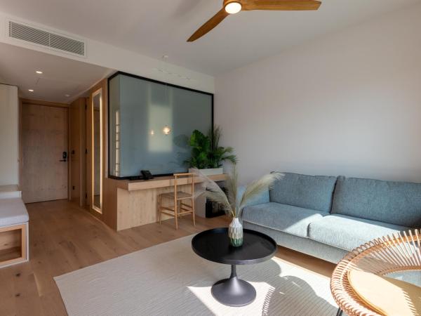 REED Luxury Hotel by Balaton : photo 4 de la chambre suite avec baignoire spa