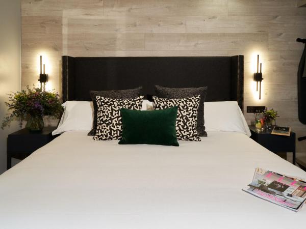 Hotel Regina : photo 2 de la chambre chambre penthouse avec terrasse et jacuzzi