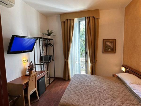 Hotel Aspromonte : photo 1 de la chambre chambre double avec balcon