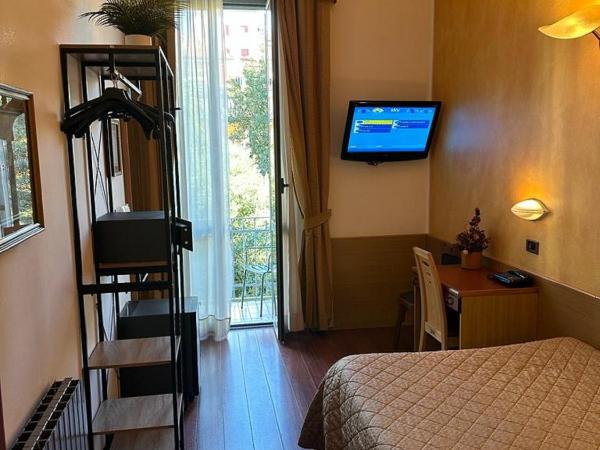 Hotel Aspromonte : photo 1 de la chambre chambre double avec balcon