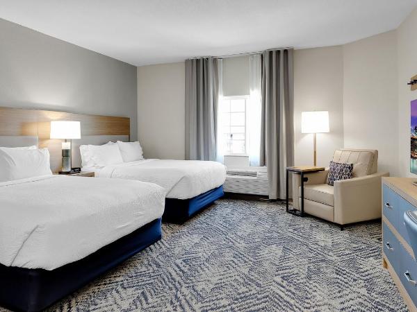 Candlewood Suites San Antonio Downtown, an IHG Hotel : photo 1 de la chambre queen studio suite with two queen beds and tub - communications/mobility accessible