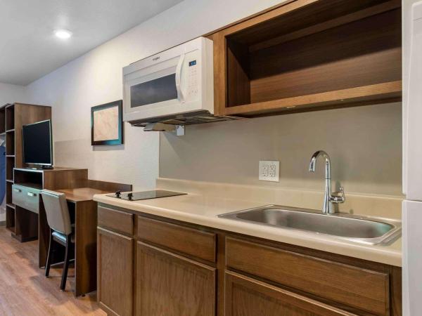Extended Stay America Suites - Charlotte - Matthews : photo 4 de la chambre studio lit queen-size de luxe