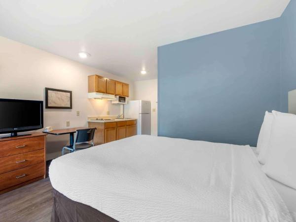 Extended Stay America Select Suites - Orlando - East : photo 3 de la chambre chambre lit queen-size
