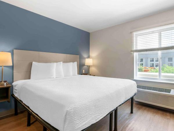 Extended Stay America Suites - Portland - East : photo 1 de la chambre chambre lit king-size